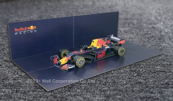 レッドブルペーパークラフト完成写真