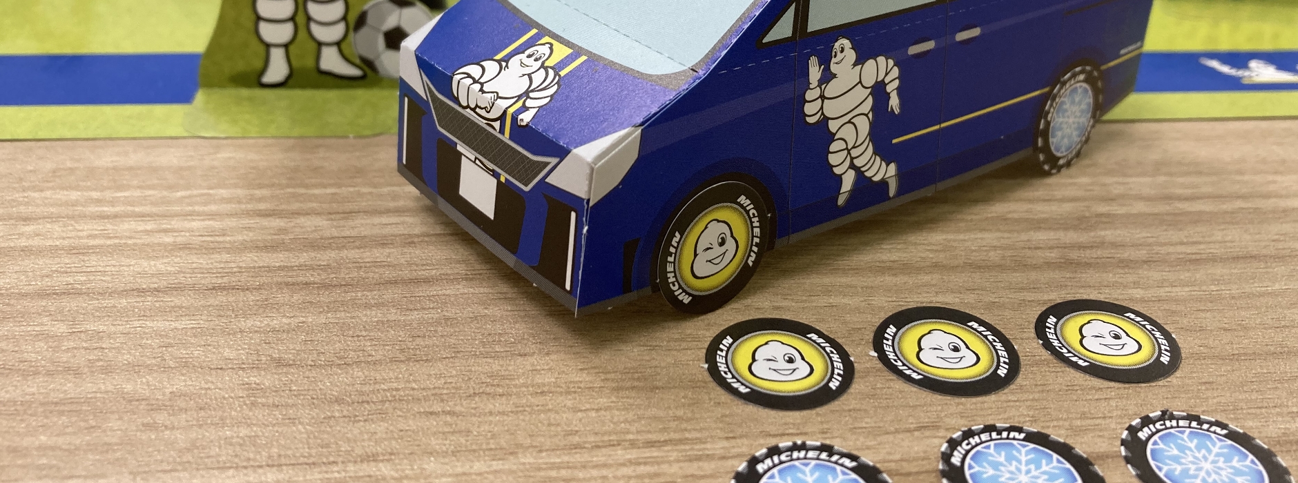 ビジョンメガネ様｜飛び出す仕掛けで来店率2.5倍