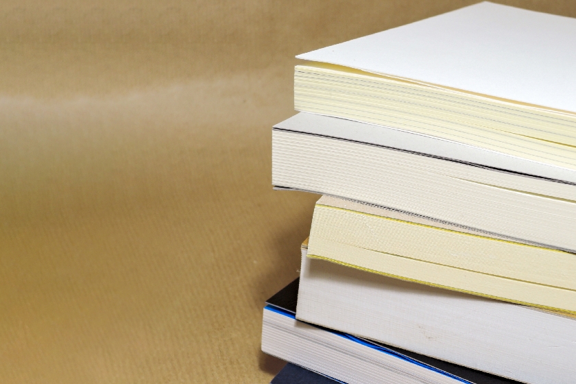 山積みの問題集テキスト